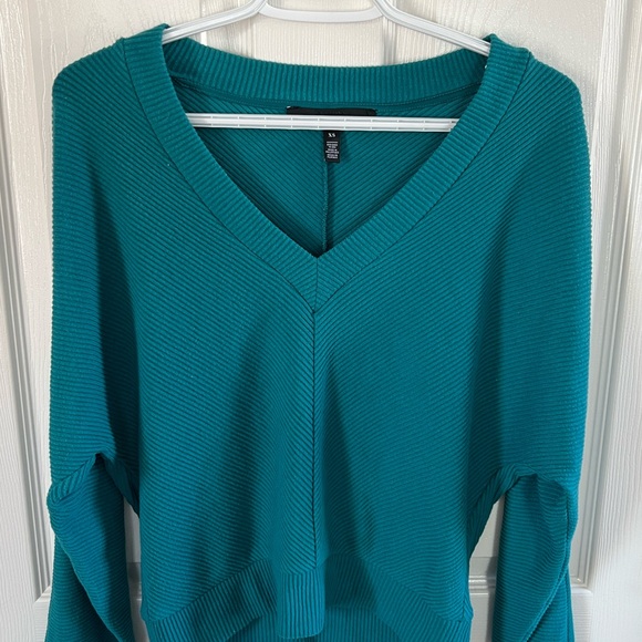 White House Black Market Teal Cozy Knit V Neck Long Sleeve Sweater Size XS - Picture 7 of 10